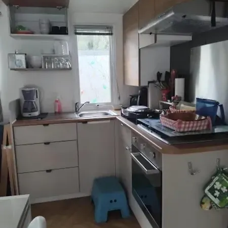 Accueillant A Avec Piscine