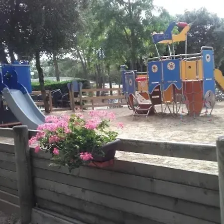 Accueillant A Avec Piscine